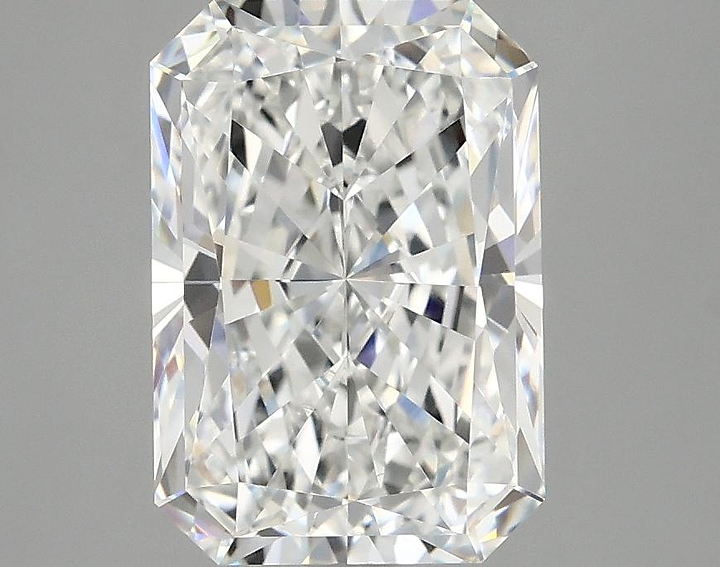 3.05 Carat Radiant Shaped Ideal Cut VVS2 IGI Certified Lab Grown Diamond