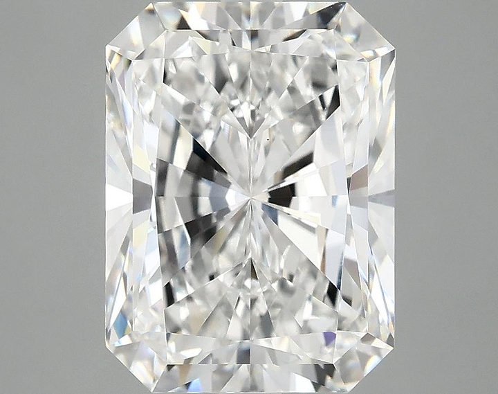 4.74 Carat Radiant Shaped Excellent Cut VS1 IGI Certified Lab Grown Diamond