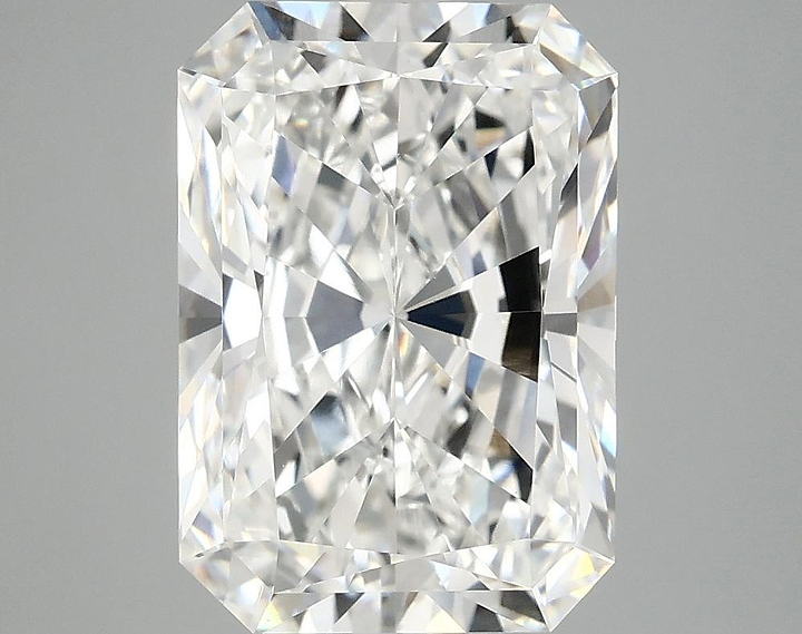 4.64 Carat Radiant Shaped Ideal Cut VS1 IGI Certified Lab Grown Diamond