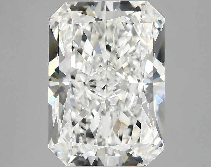 4.67 Carat Radiant Shaped Ideal Cut VVS2 IGI Certified Lab Grown Diamond
