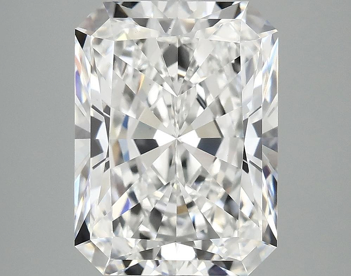 4.73 Carat Radiant Shaped Excellent Cut VS1 IGI Certified Lab Grown Diamond