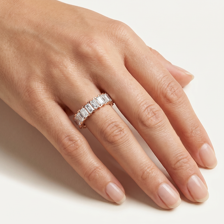 _lifestyle_image@SKU:T1731-LADE03120004P #metal_10k-rose-gold+origin_lab-grown+quality_g-si