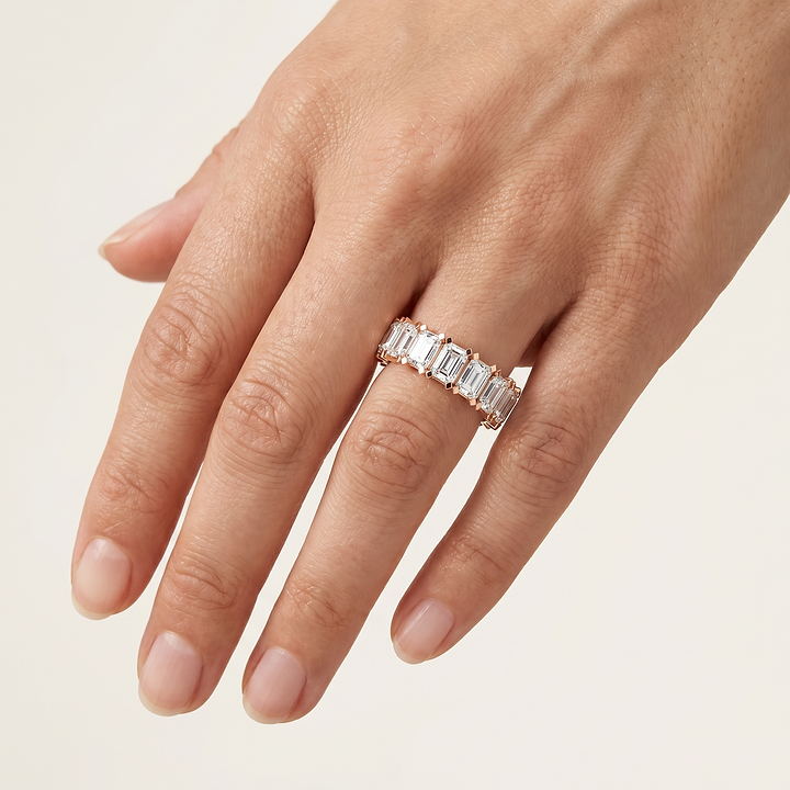 _lifestyle_image@SKU:T1731-LADE05070004P #metal_10k-rose-gold+origin_lab-grown+quality_g-si
