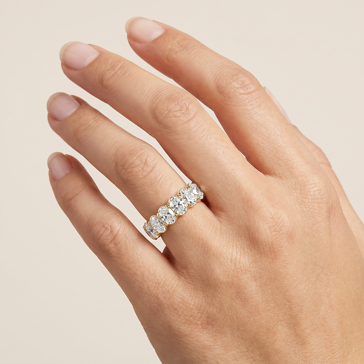 _lifestyle_image@SKU:A1173-LADO02050004Y #metal_10k-yellow-gold+origin_lab-grown+quality_g-si
