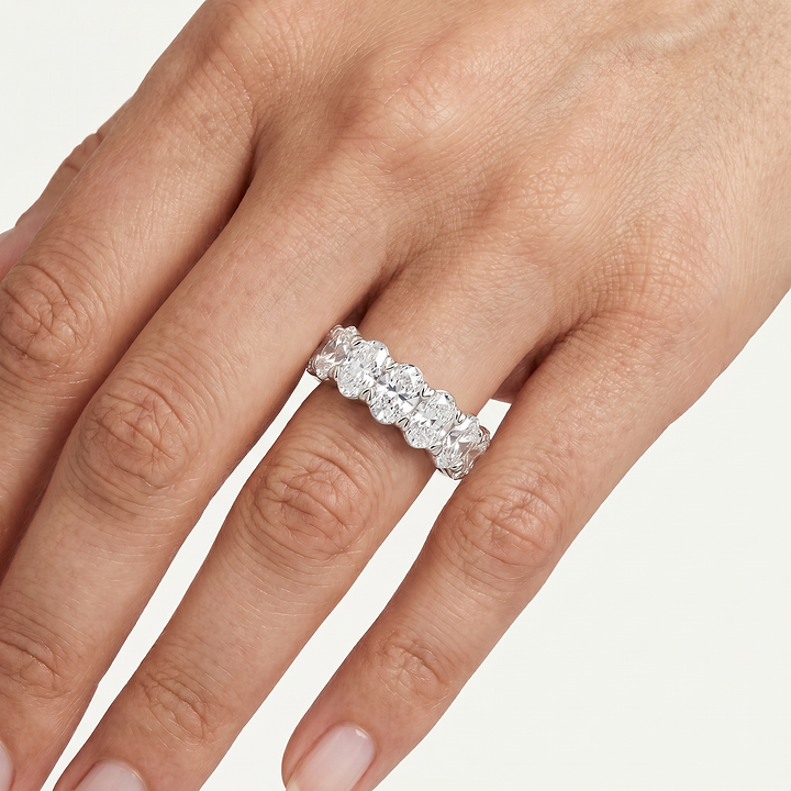 _lifestyle_image@SKU:A1173-NADO0300000PL #metal_platinum+origin_lab-grown+quality_ef-vs2+