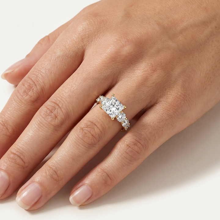 _lifestyle_image@SKU:R0324-NADP03000004Y #metal_14k-yellow-gold+origin_lab-grown+quality_ef-vs2+