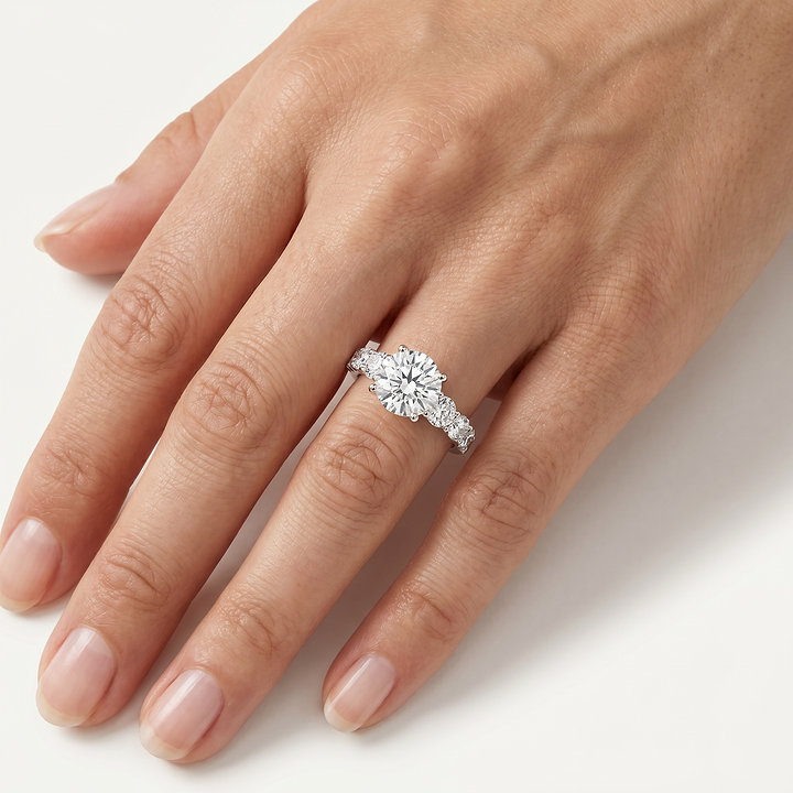 _lifestyle_image@SKU:R0324-NADR02000004W #metal_14k-white-gold+origin_lab-grown+quality_ef-vs2+