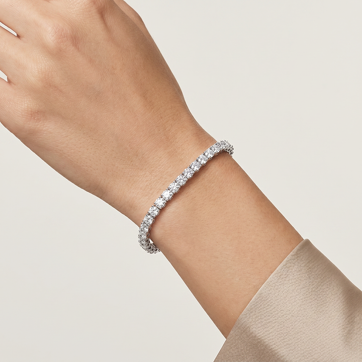 _lifestyle_image@SKU:B740K-LADR0500000DW #metal_silver+origin_lab-grown+quality_g-si
