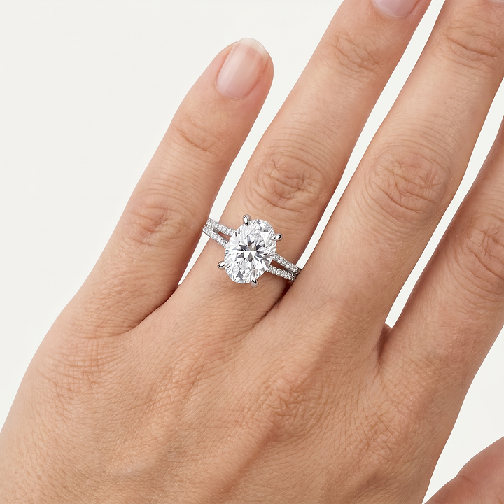 _lifestyle_image@SKU:R1939-LADO03000004W #metal_10k-white-gold+origin_lab-grown+quality_g-si