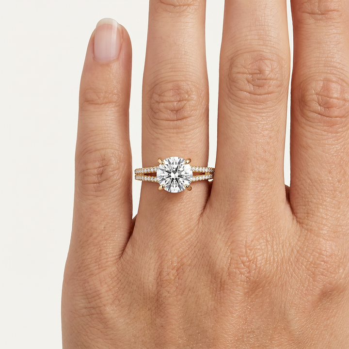 _lifestyle_image@SKU:R1939-LGDR02000004Y #metal_14k-yellow-gold+origin_lab-grown+quality_ef-vs2+