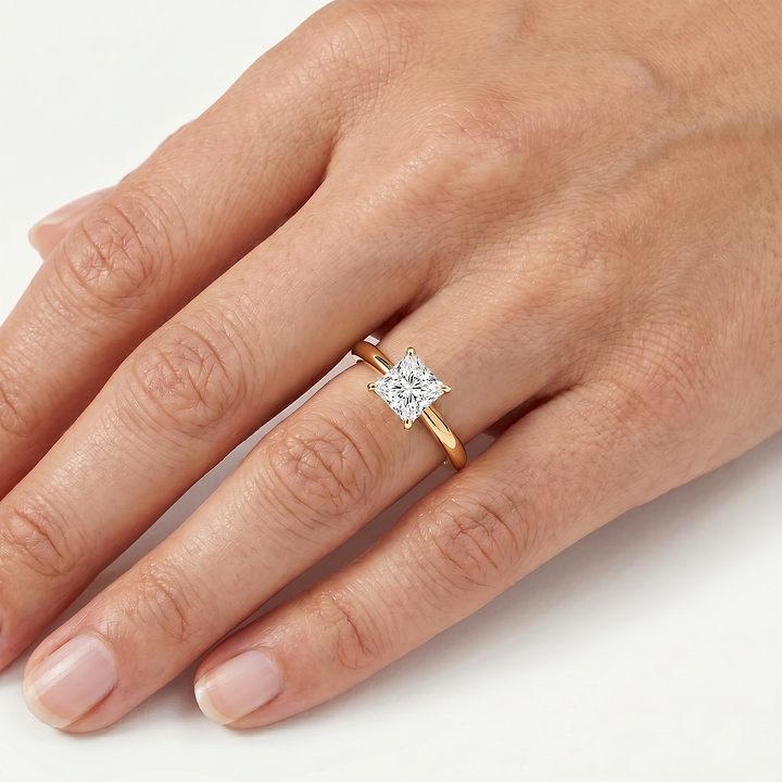 _lifestyle_image@SKU:R5314-NADP01000004Y #metal_14k-yellow-gold+origin_lab-grown+quality_ef-vs2+