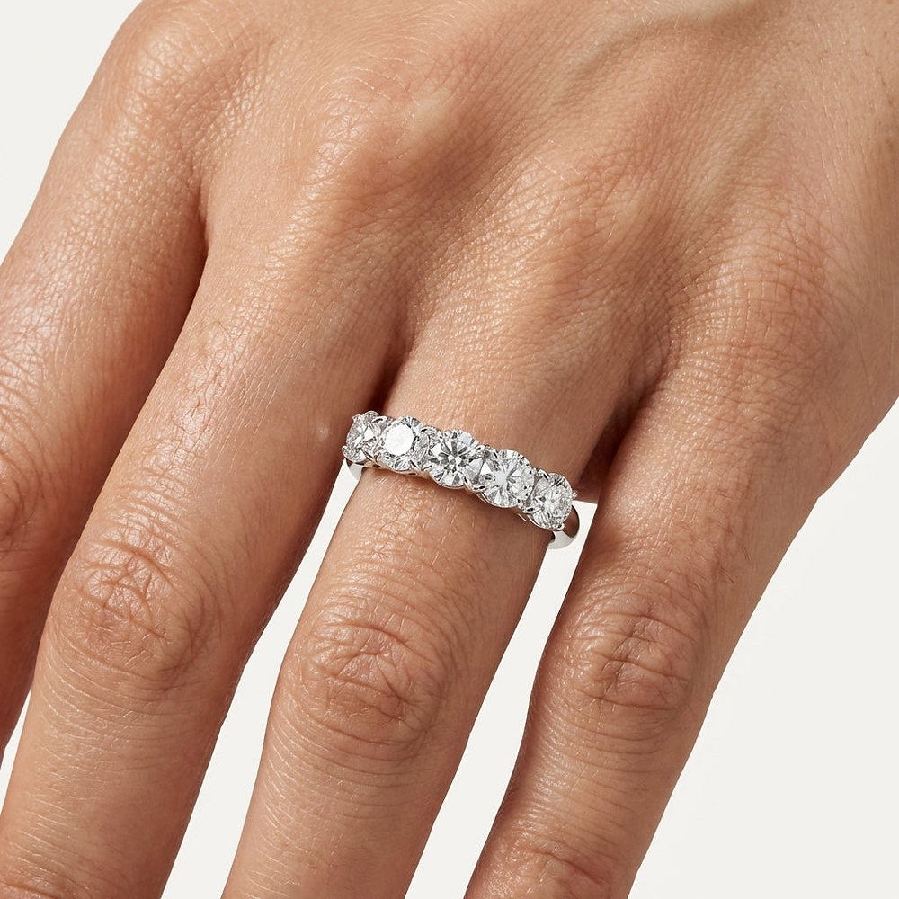 _roll_image@SKU:A7730-LADR01000004W #metal_14k-white-gold+origin_lab-grown+quality_g-si