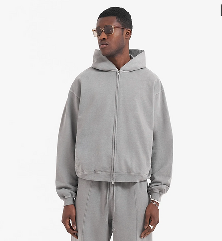 Kapuzenjacke mit Aufschrift ‚ÄûInitial‚Äú