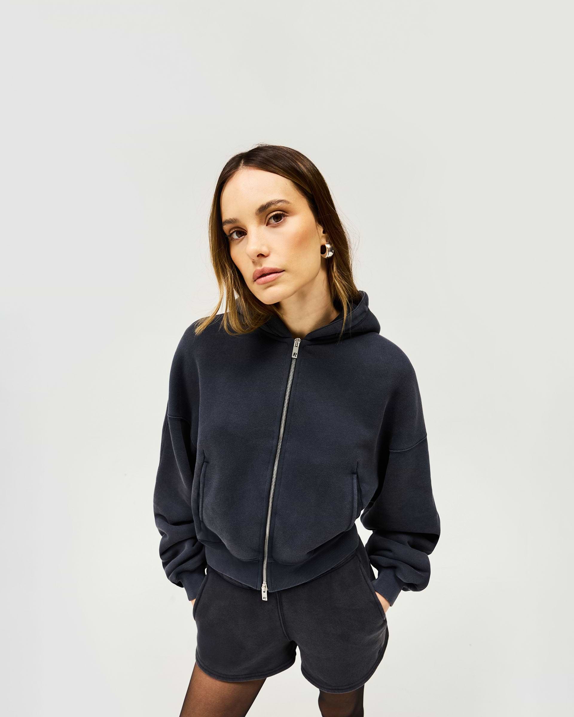 Initial Oversized Crop Hoodie - Verwaschenes Schwarz