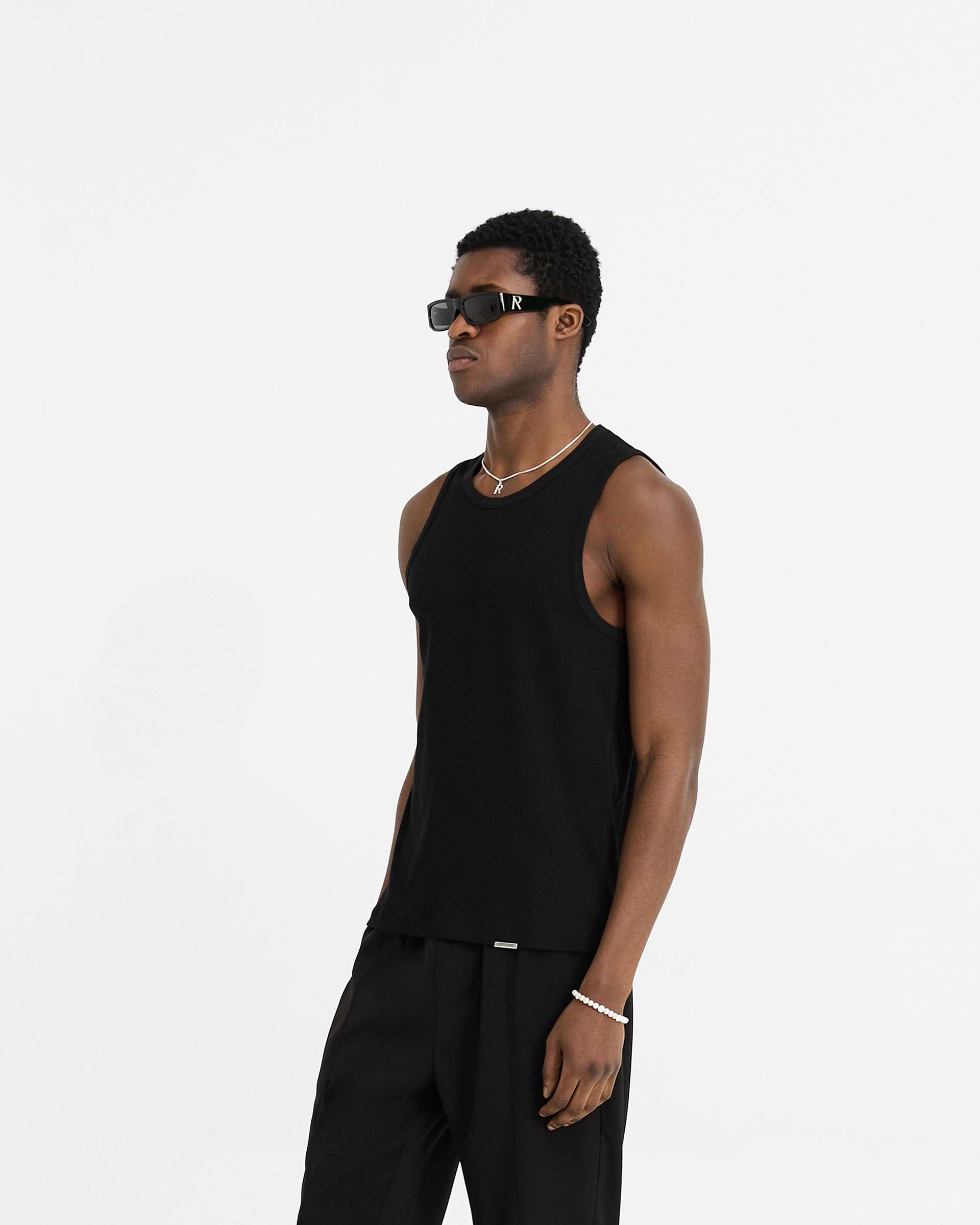 Initial Rib Vest - Schwarz