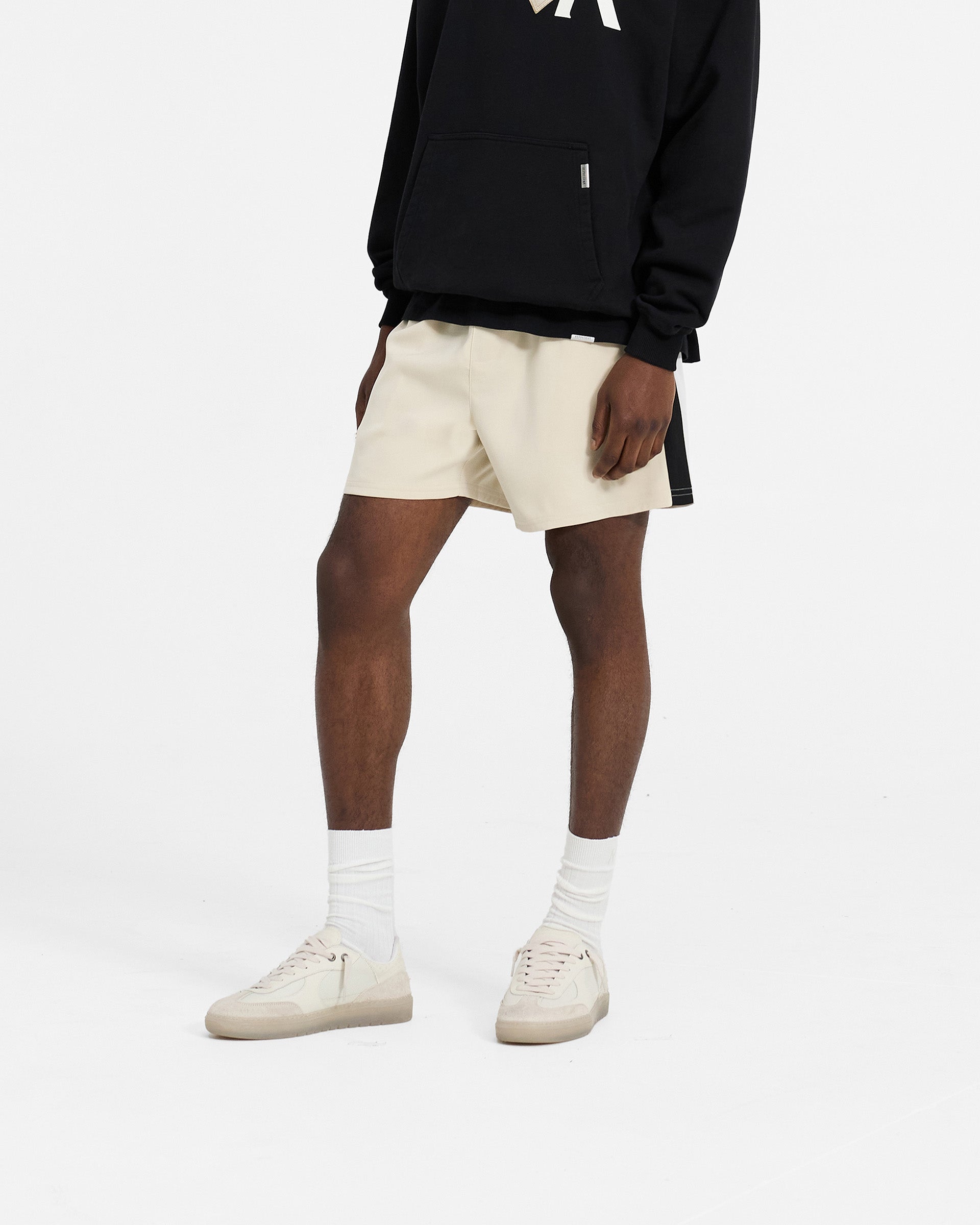 Track Short - Antikweiss