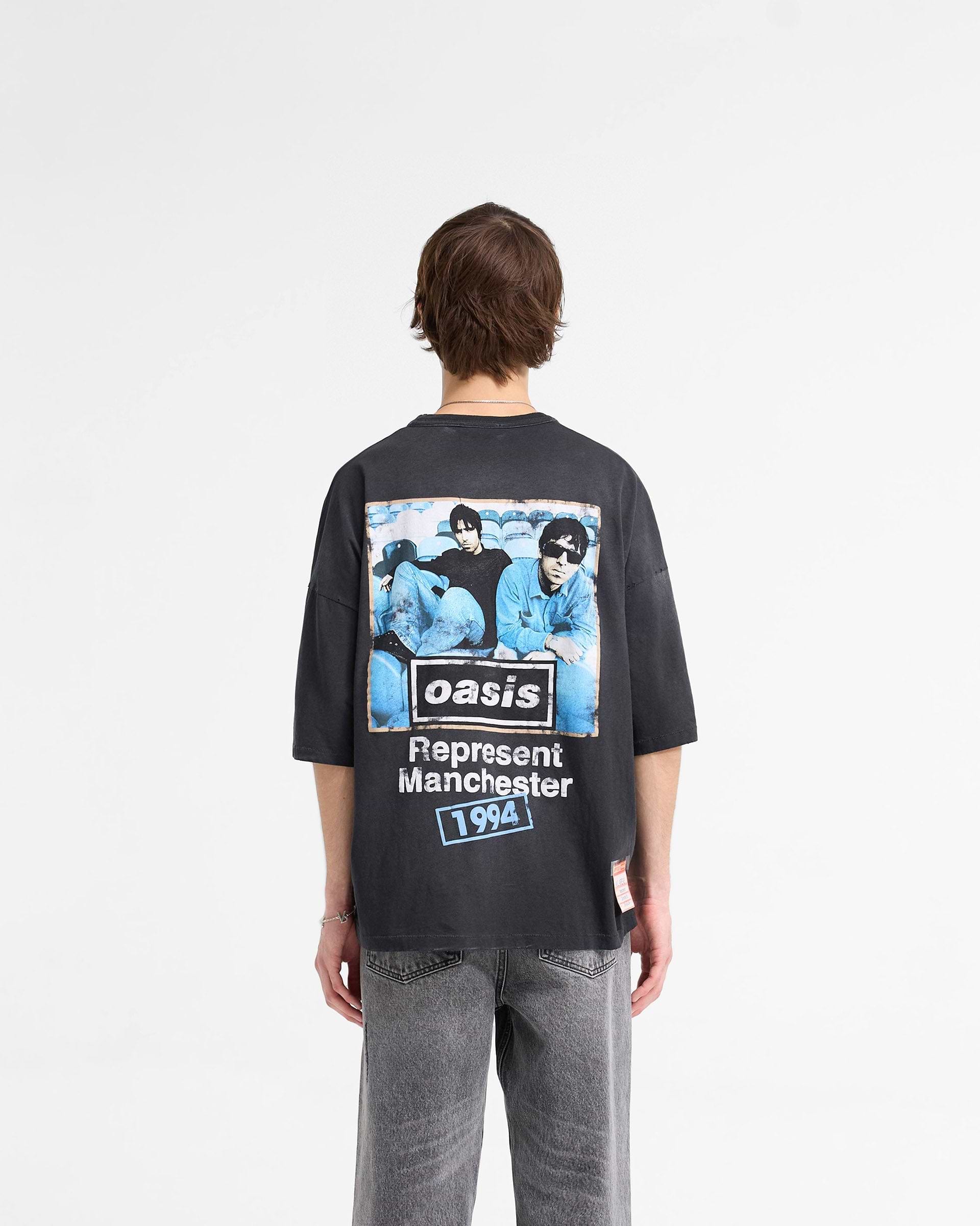 Represent X Oasis Maine Road T-Shirt - Noir Délavé