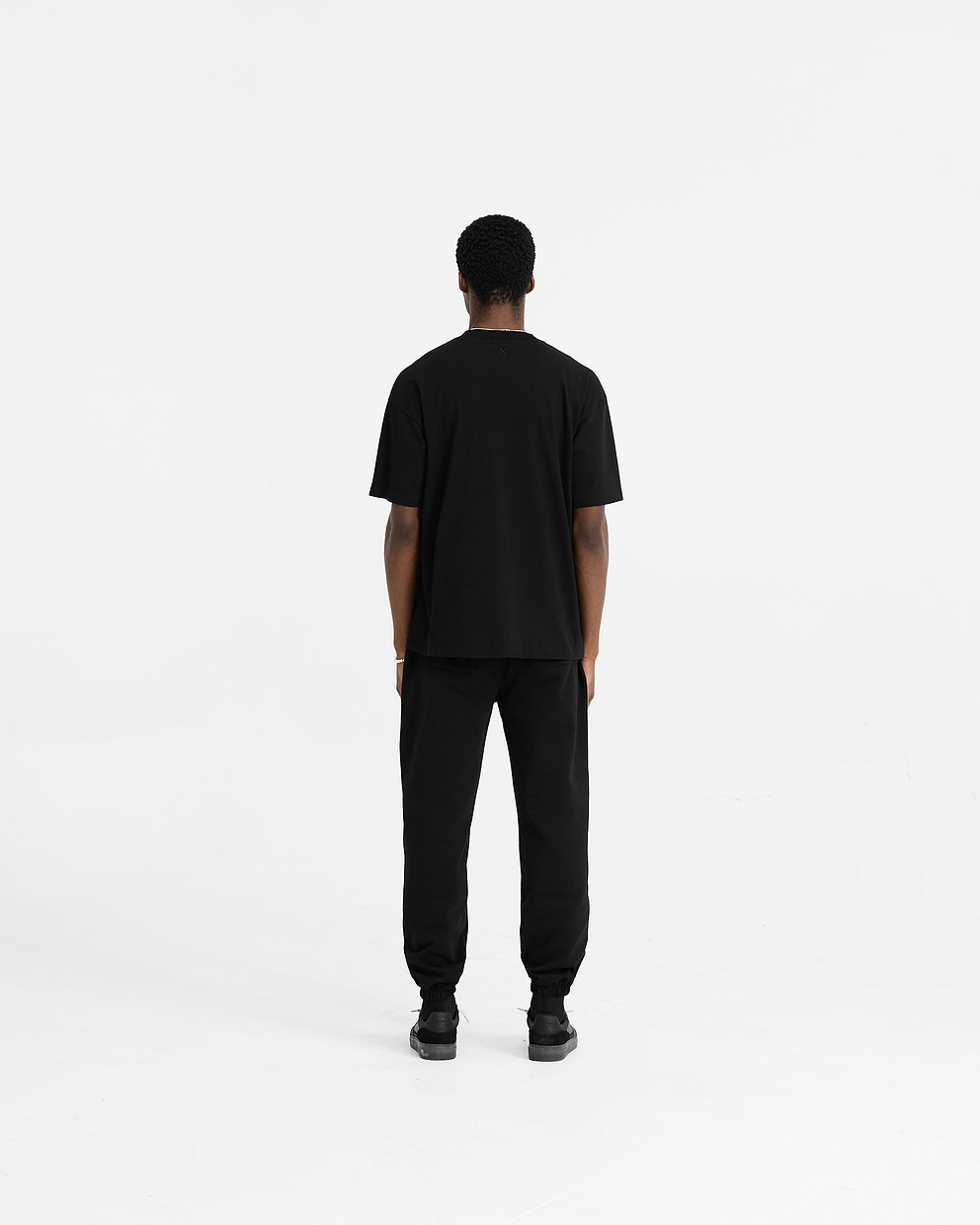 Initial Cuffed Sweatpant - SCHWARZ