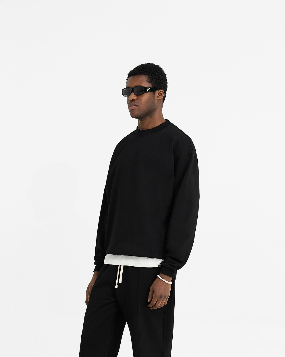 Initial Oversized Sweater - SCHWARZ