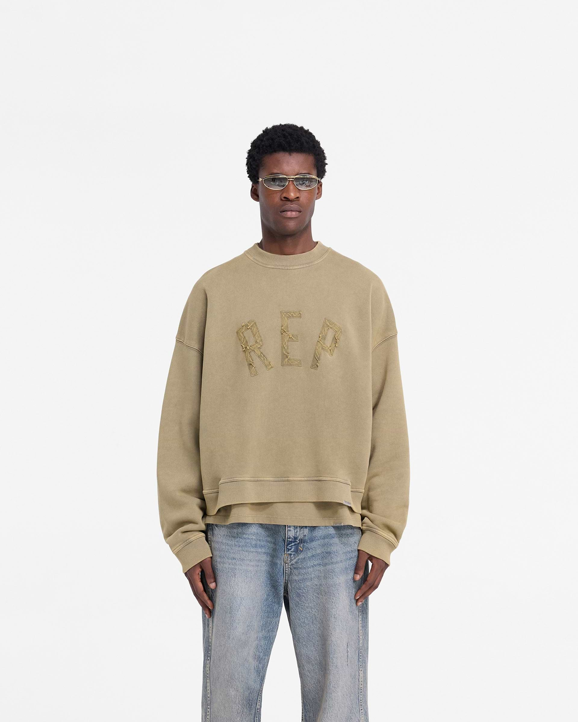 Rep Applique Sweater - Fauve