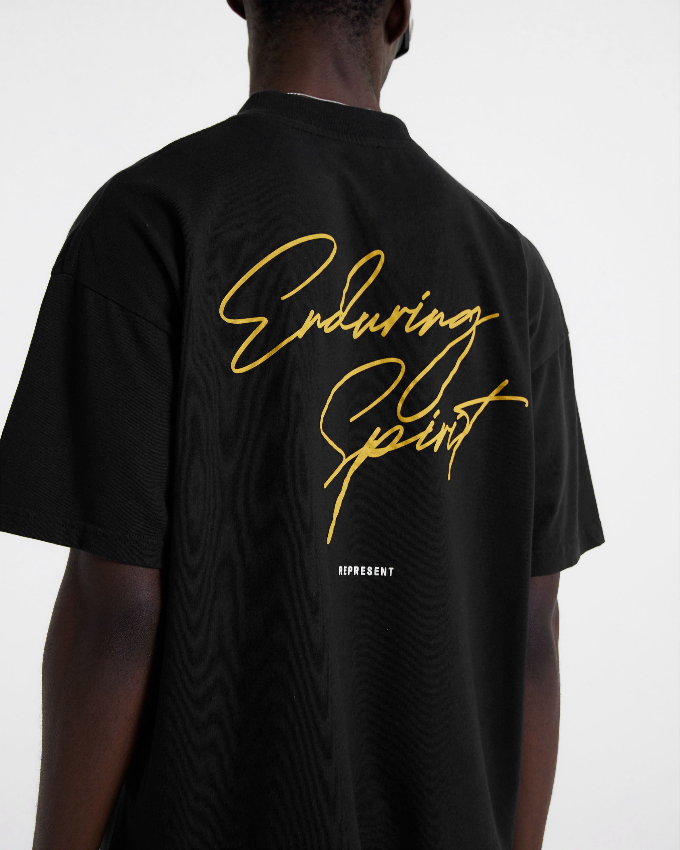 Enduring Spirit T-Shirt - Dunkelschwarz