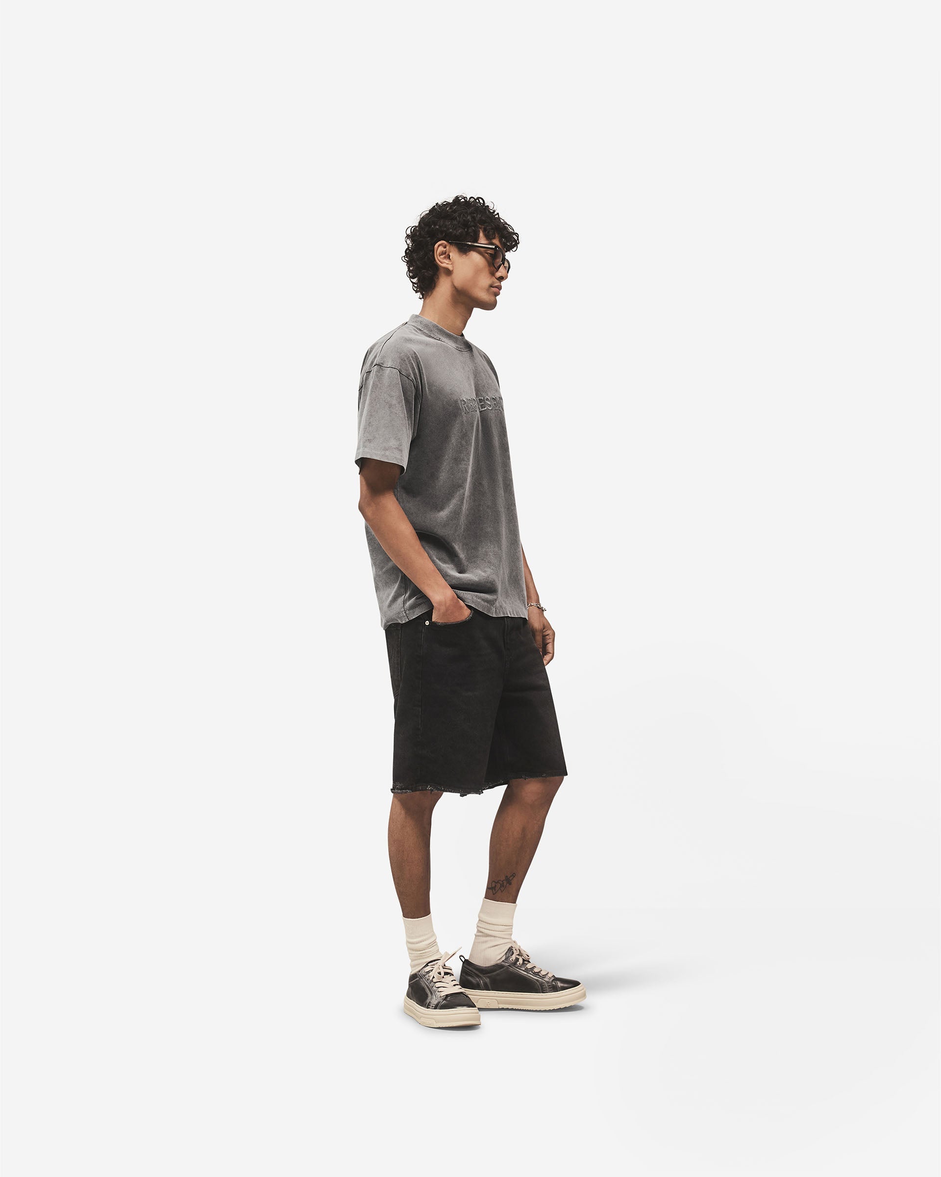 Embroidered Serif Logo T-Shirt - Vintage Grau