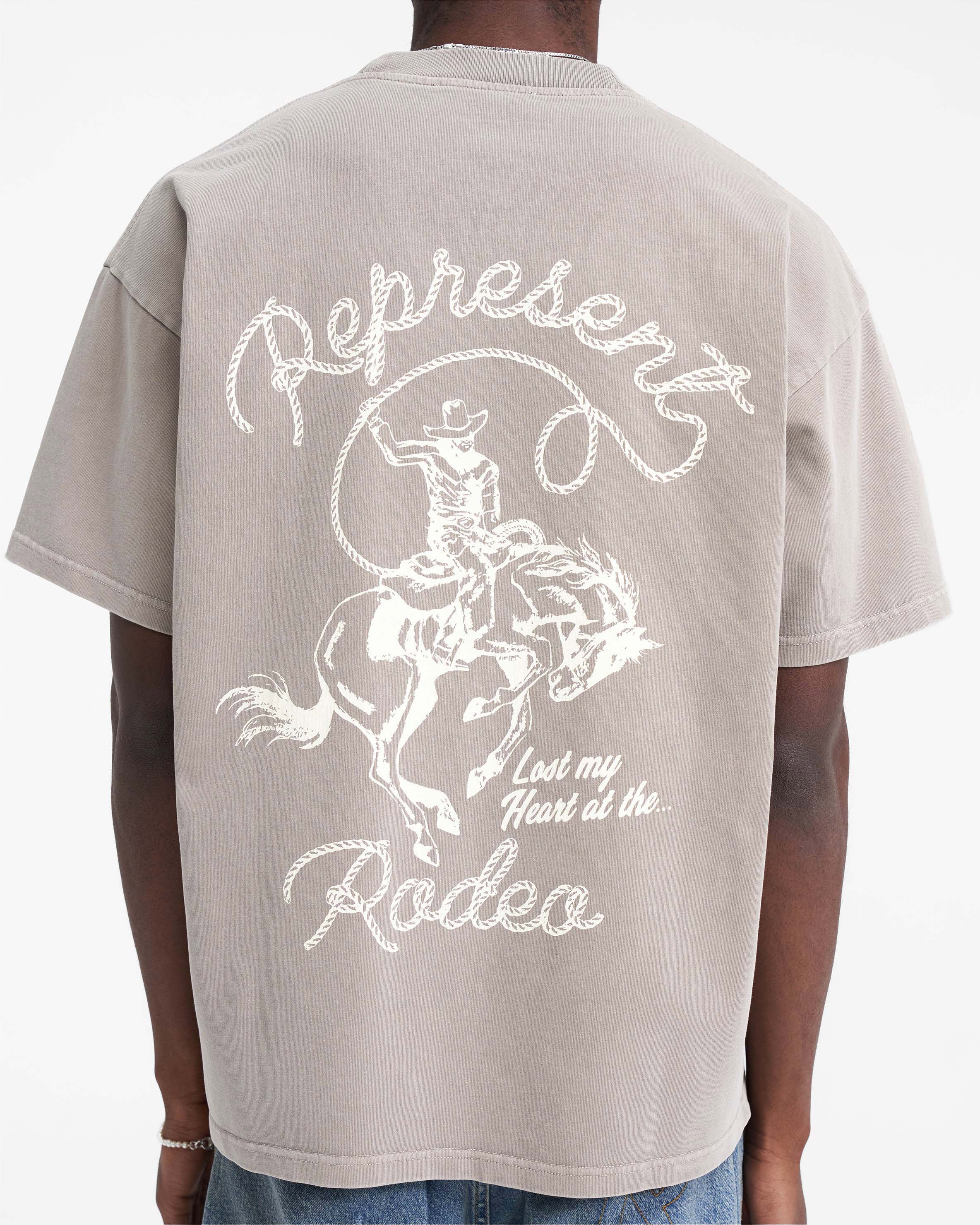 Chain Stitch Rodeo T-Shirt - Schlammtongrau