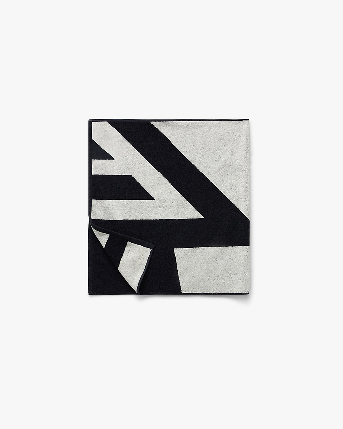 247_DNA_Towel_-_Jet_Black_03.jpg