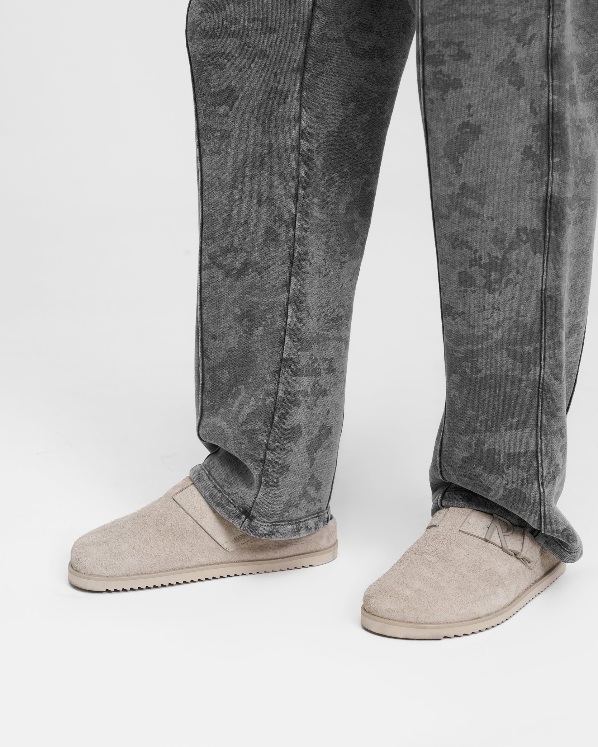 Pantalon de survêtement épais avec initiale - Fade Out Camo