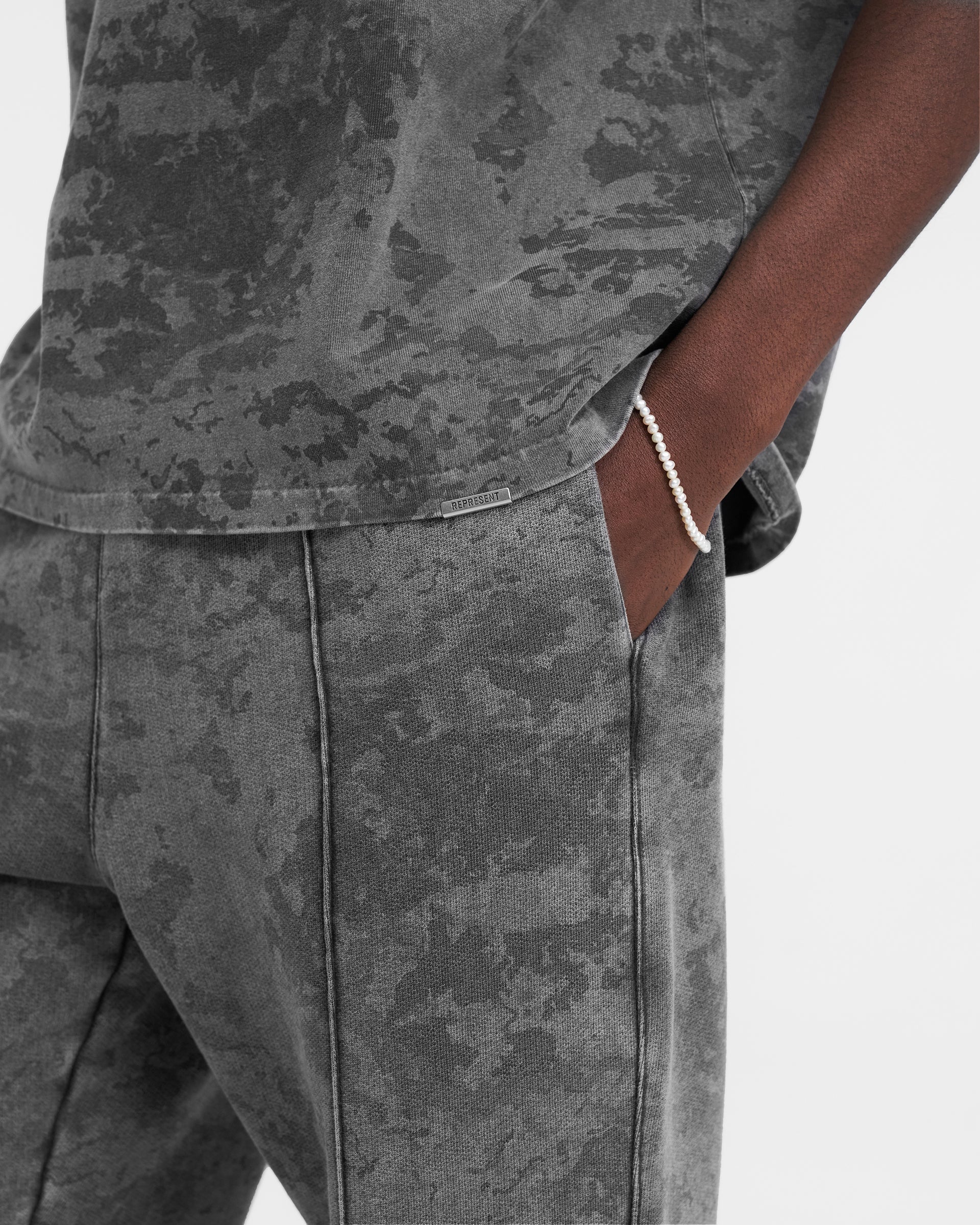 Pantalon de survêtement épais avec initiale - Fade Out Camo