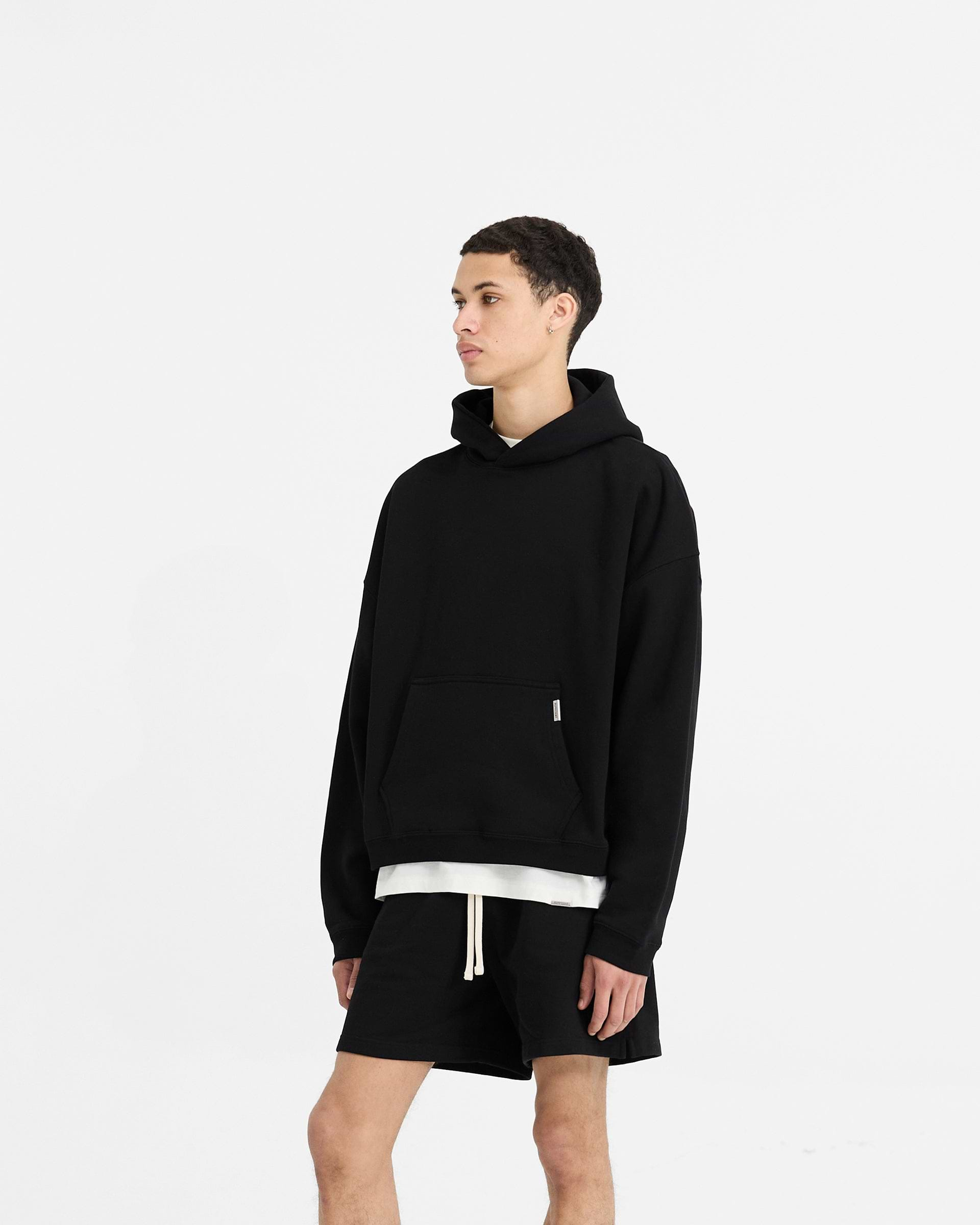 Initial Boxy Hoodie - Schwarz