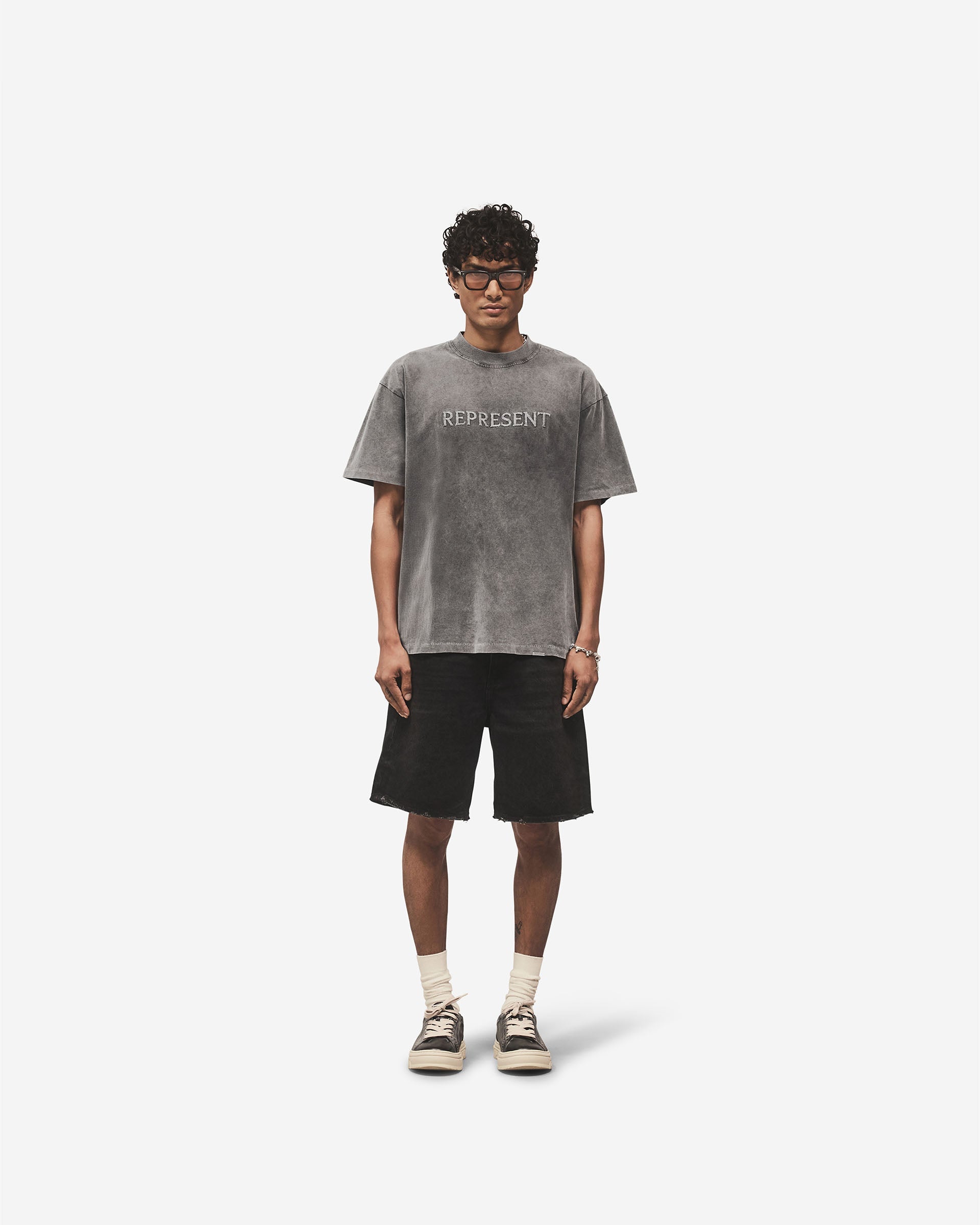 Embroidered Serif Logo T-Shirt - Vintage Grau