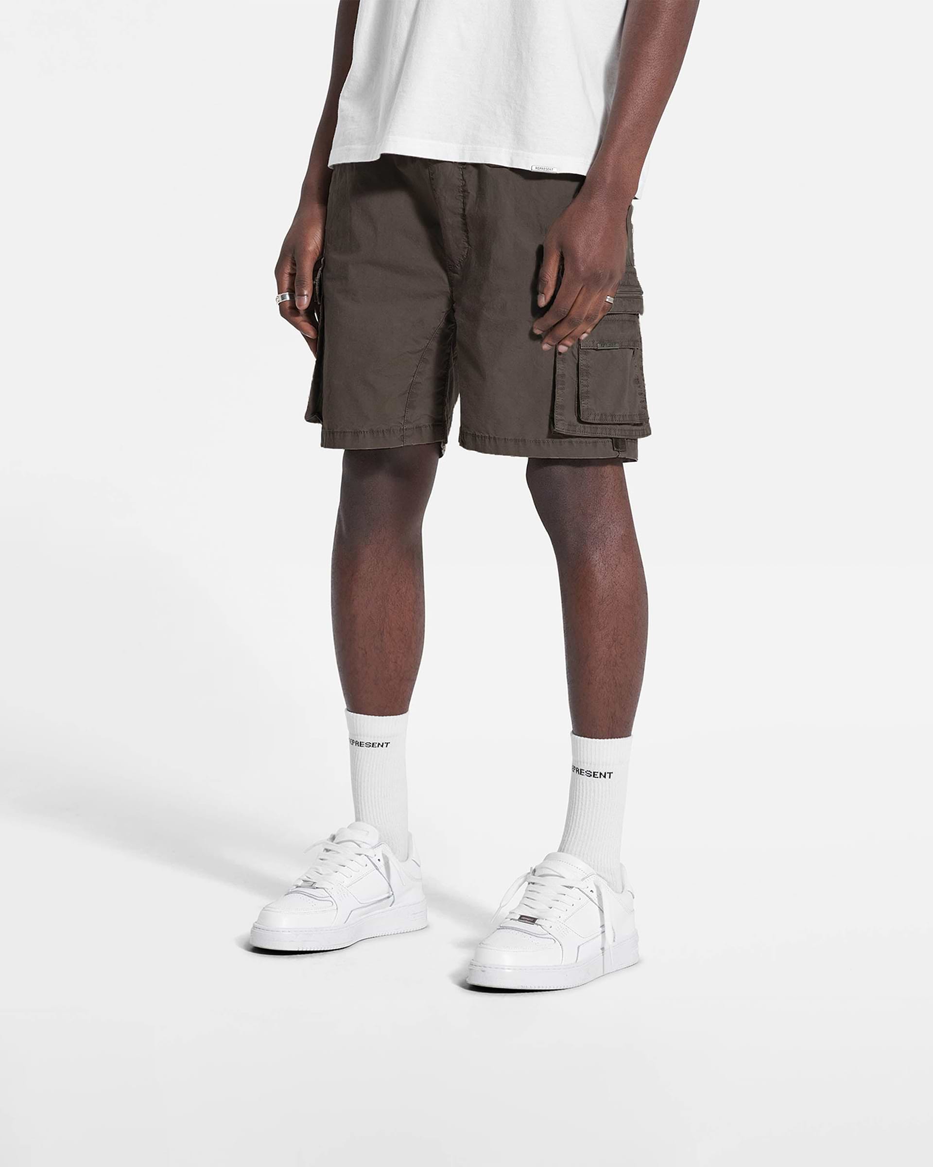 Cargo Shorts | Dark Taupe Shorts SS23 | Represent Clo