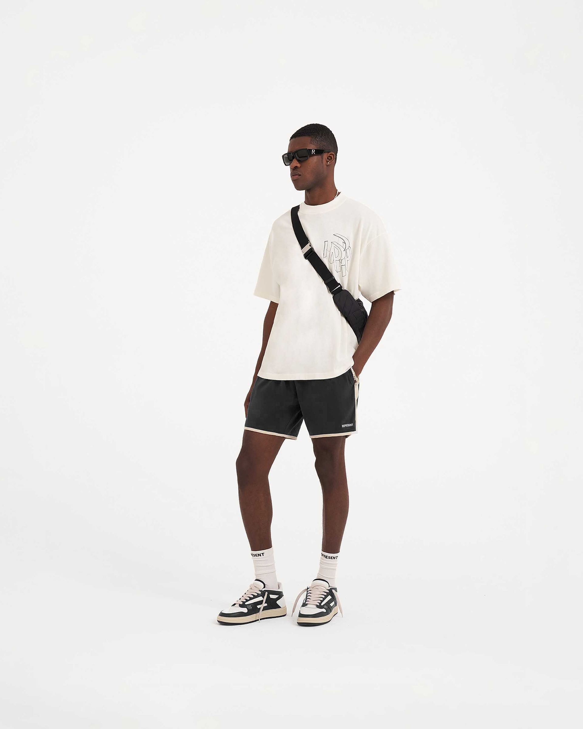 Souvenir Shorts - Black
