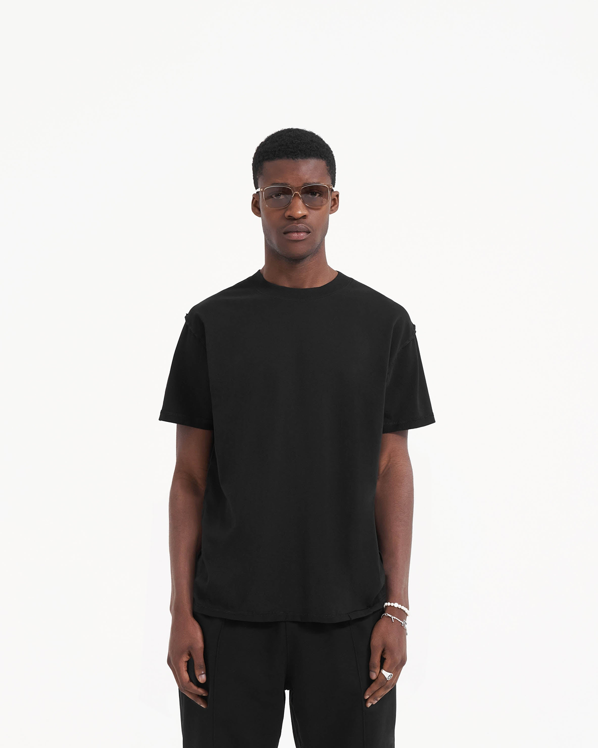 T-Shirt mit Initialen - Tiefschwarz