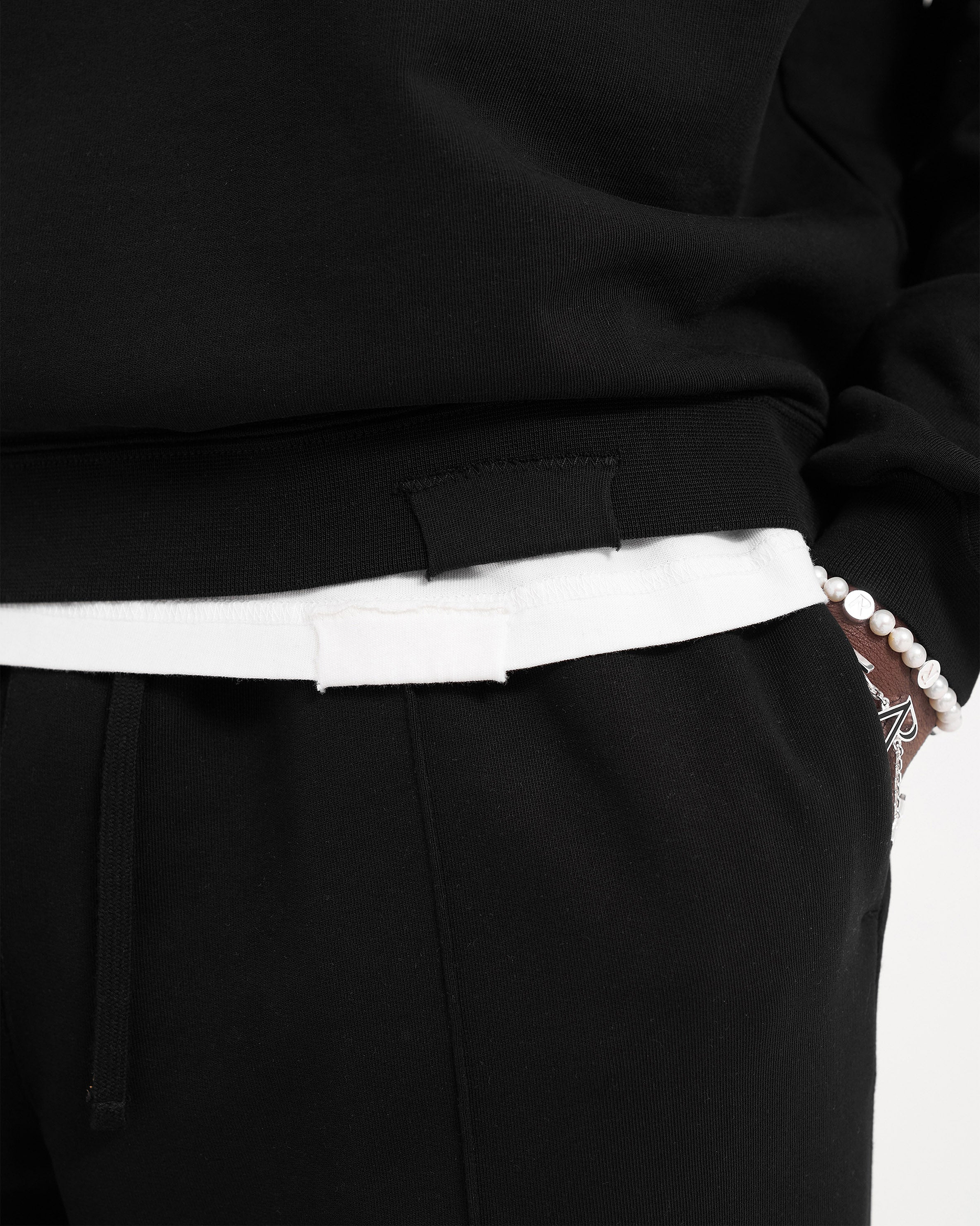 Pullover mit Initialen - Tiefschwarz