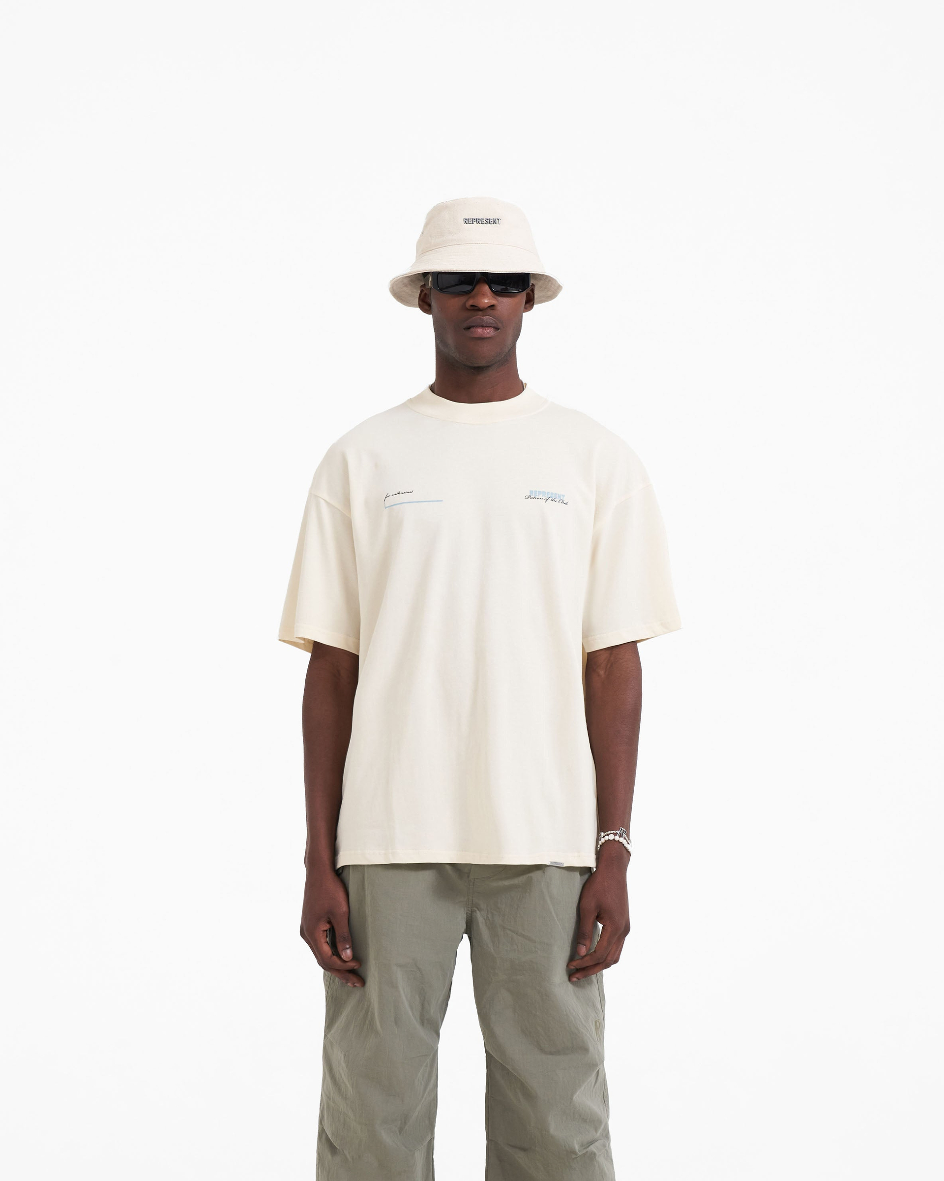 Patron Of The Club T-Shirt - Buttercreme Puderblau