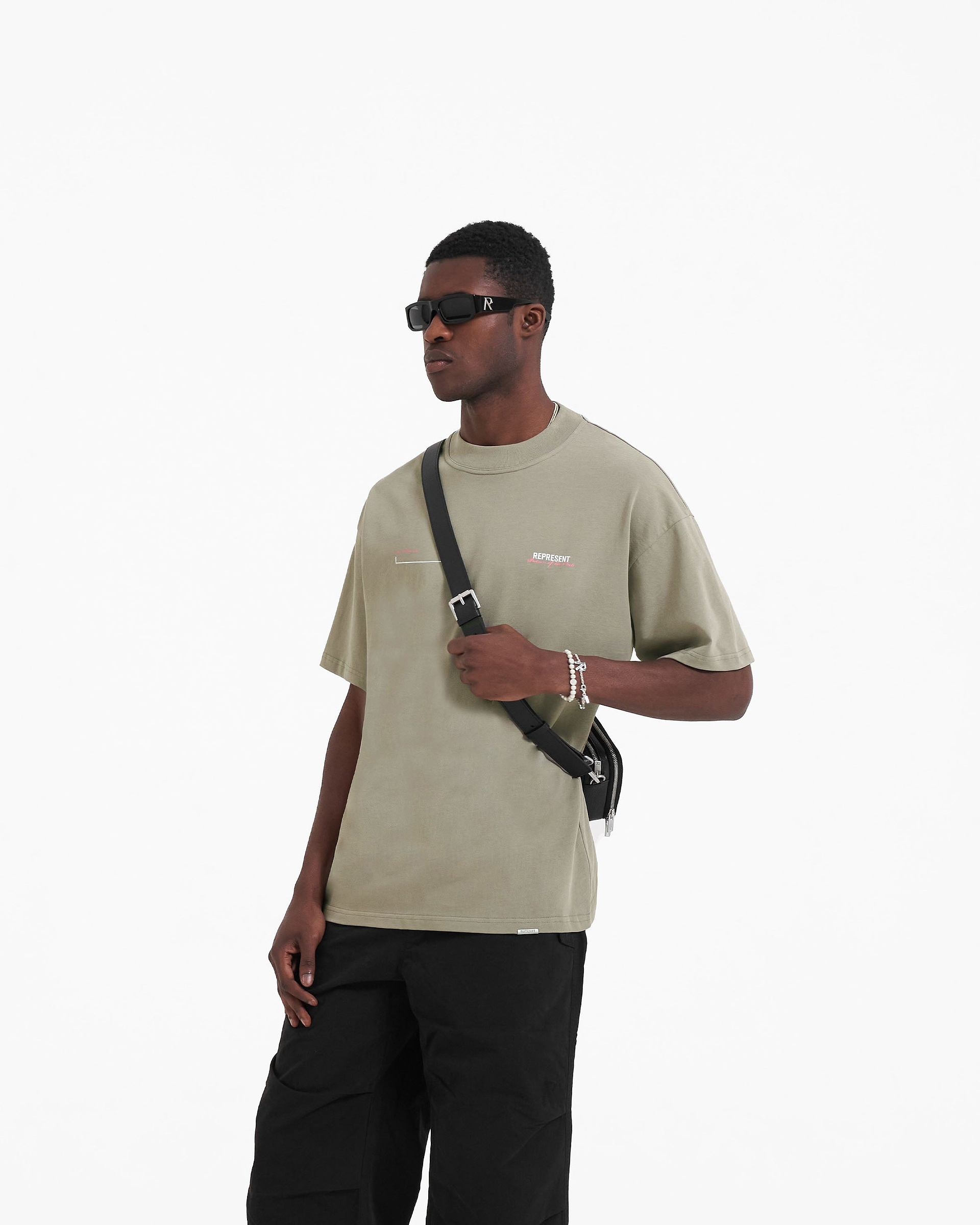 Patron des Clubs T-Shirt - Khaki Pink