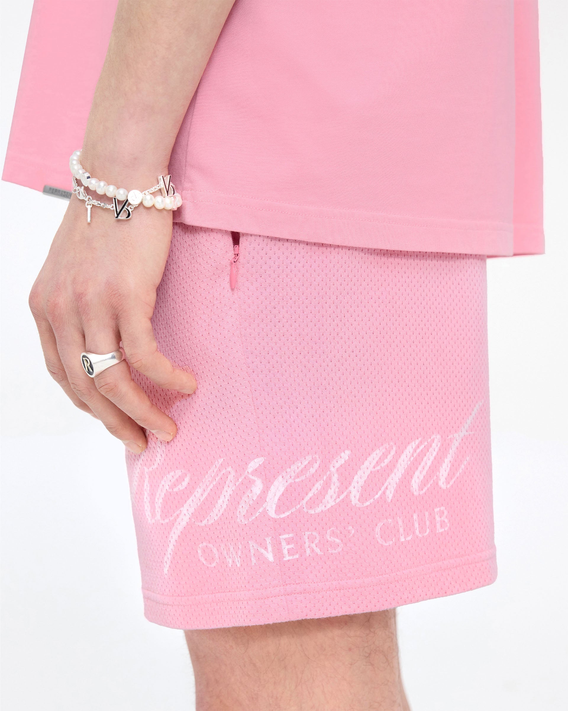 Represent Owners Club Script Mesh-Shorts - Rosa
