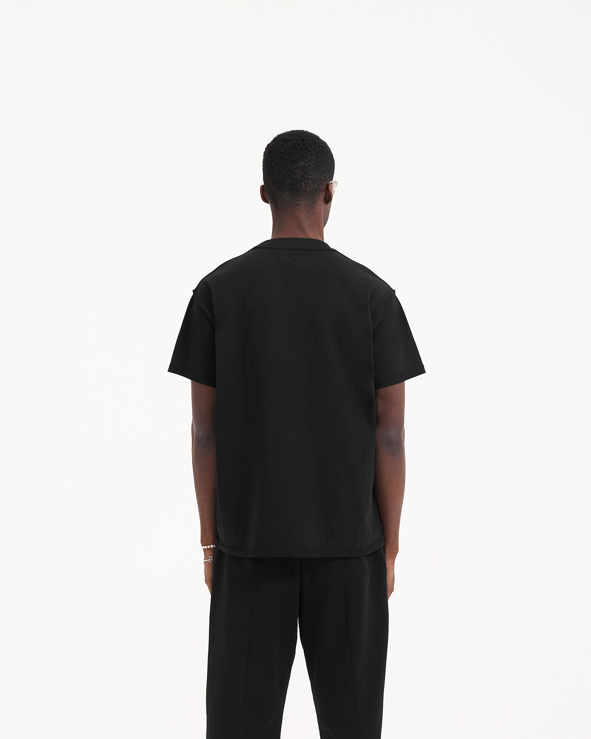 T-Shirt mit Initialen - Tiefschwarz