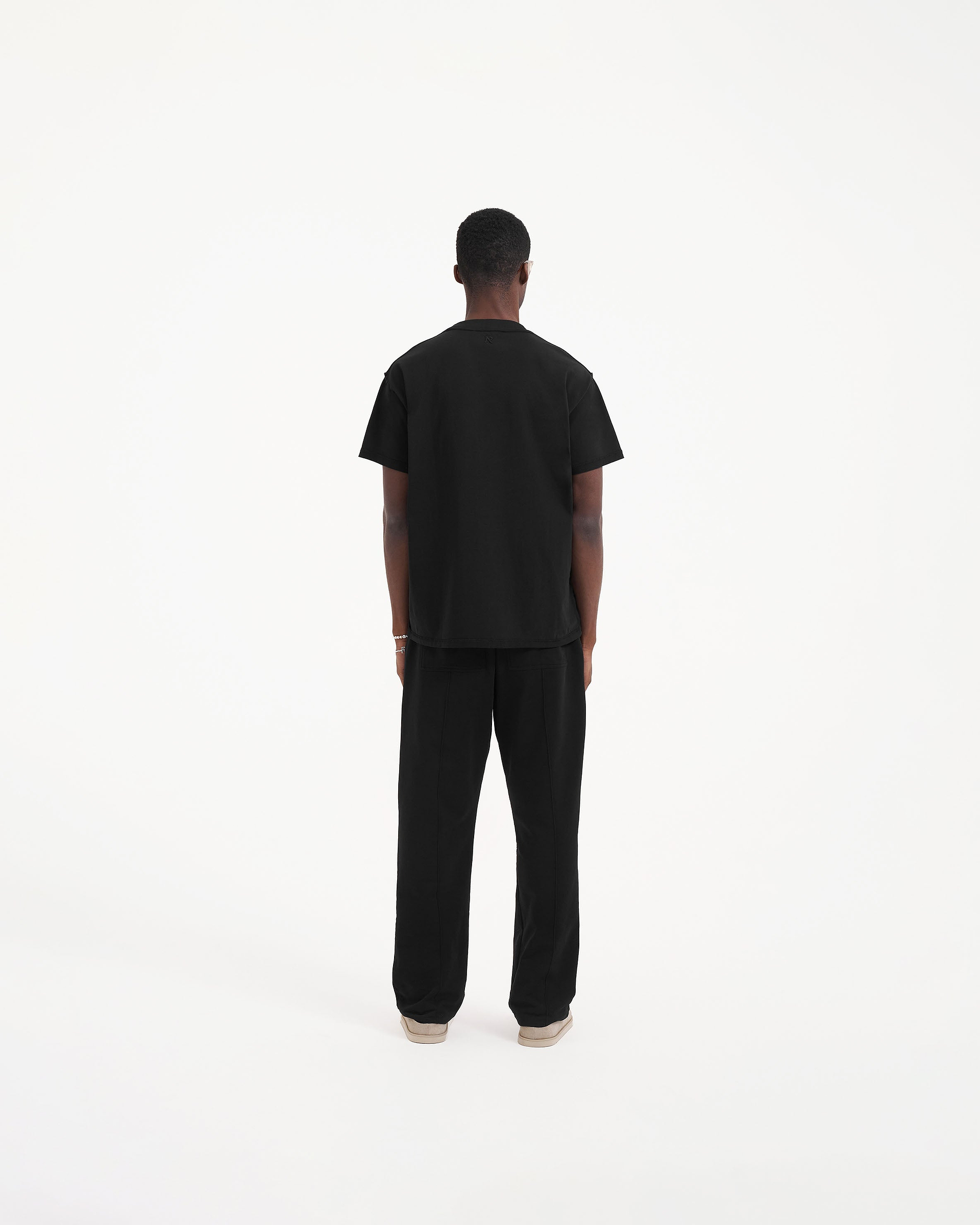 T-Shirt mit Initialen - Tiefschwarz
