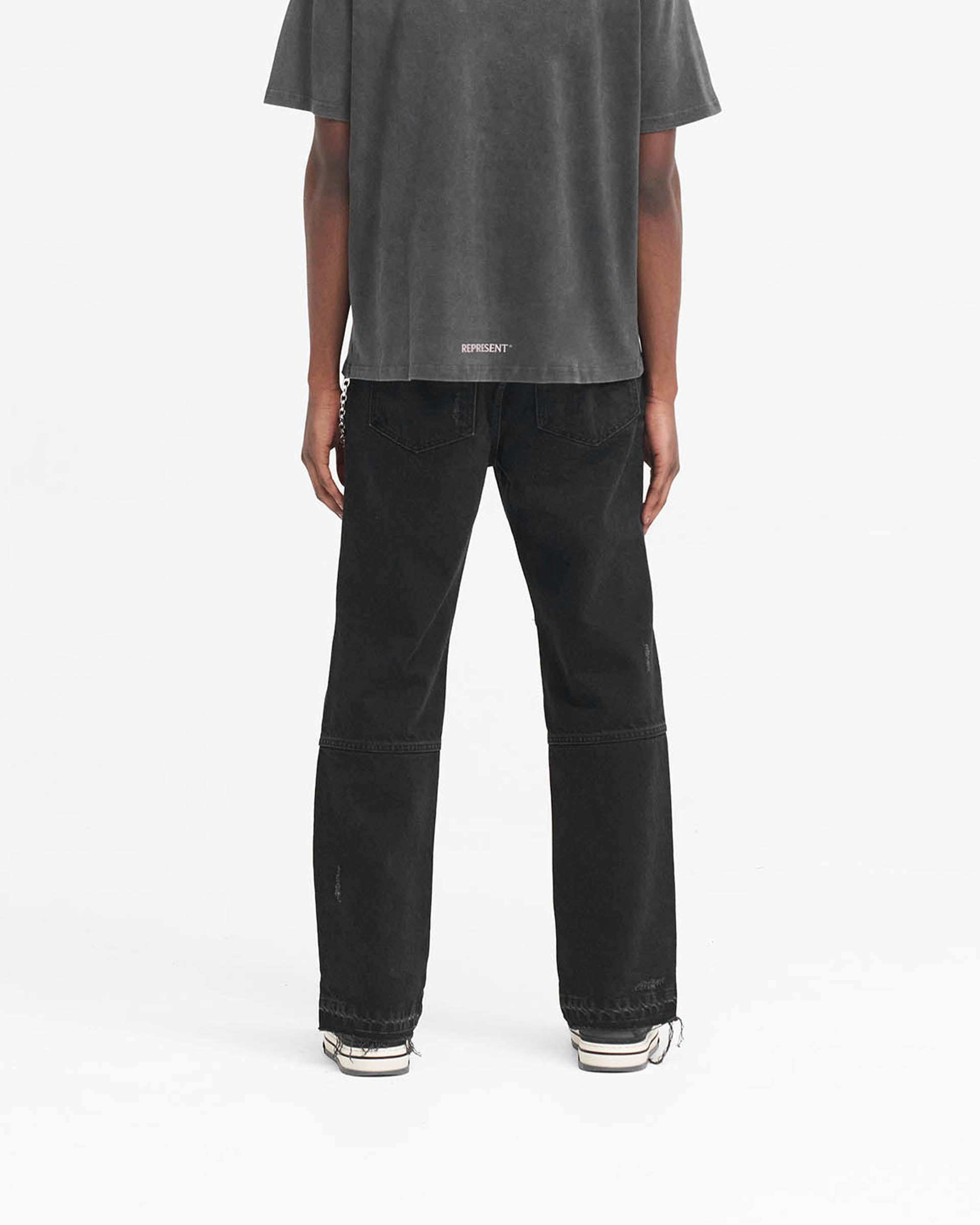 R2 Jeans mit abgestuftem Saum - Off Black