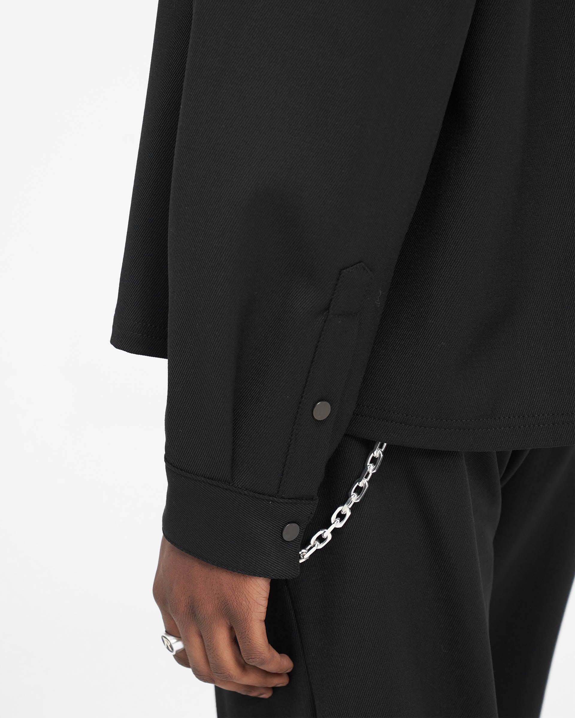 Kurzes Hemd mit Initialen-Print - Schwarz
