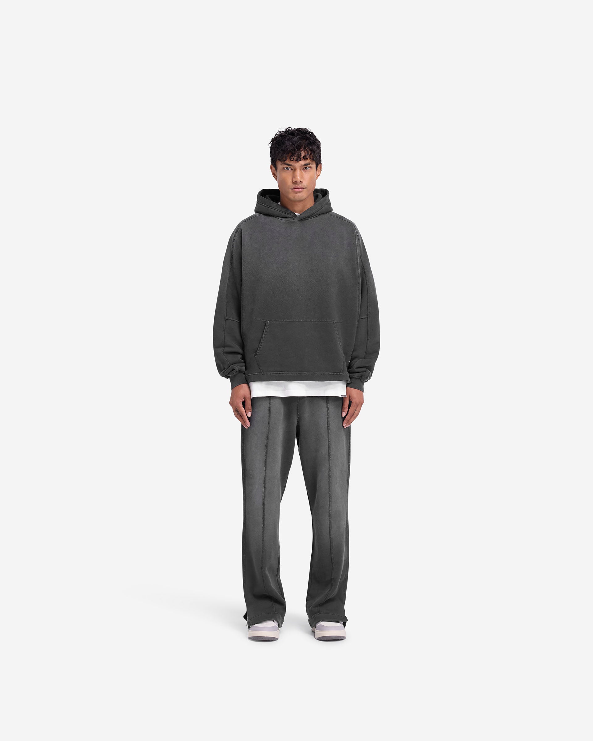 Sweat à capuche à ourlet étagé - Noir teinté