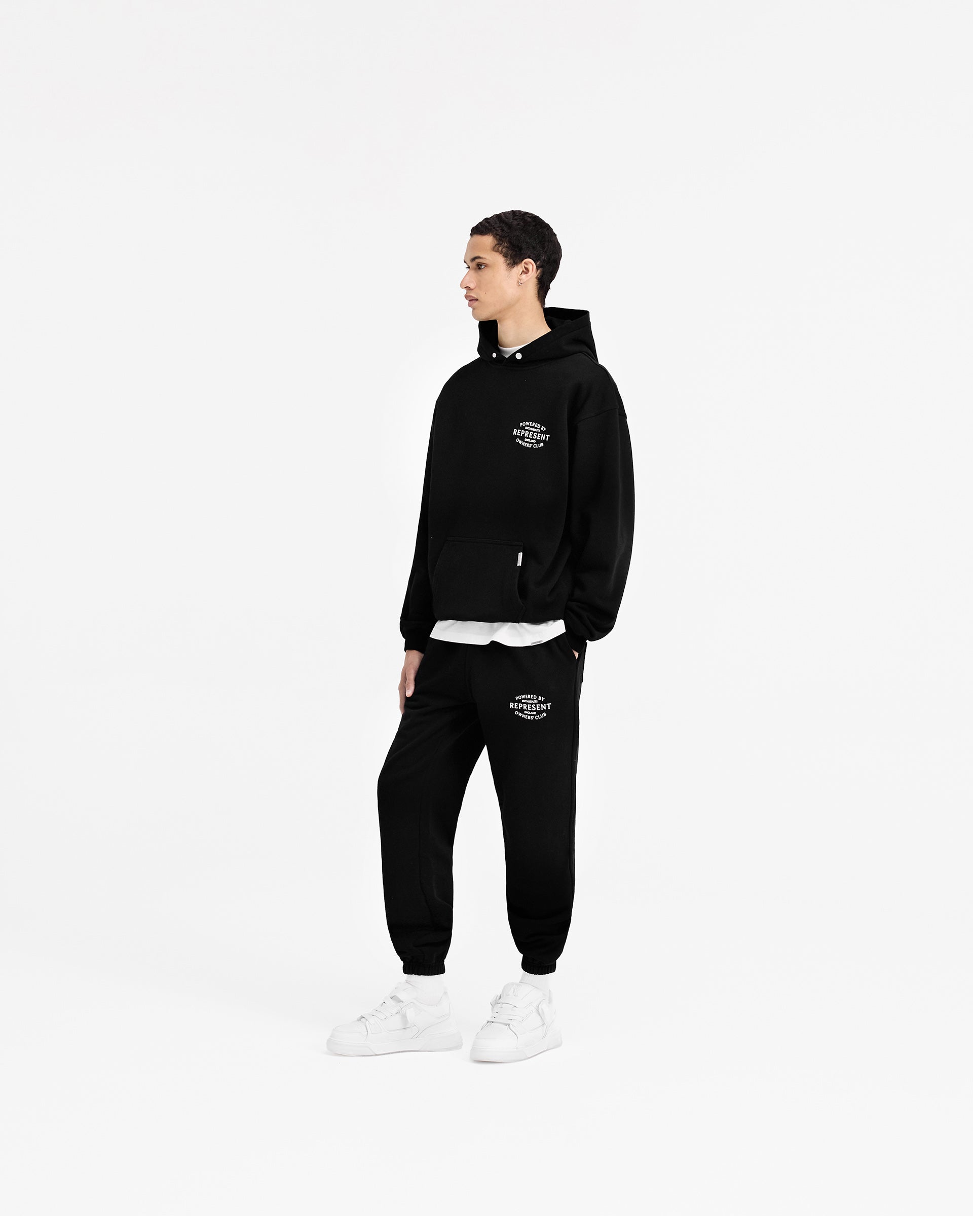 Sweat à capuche avec timbre du club des propriétaires - Noir de jais