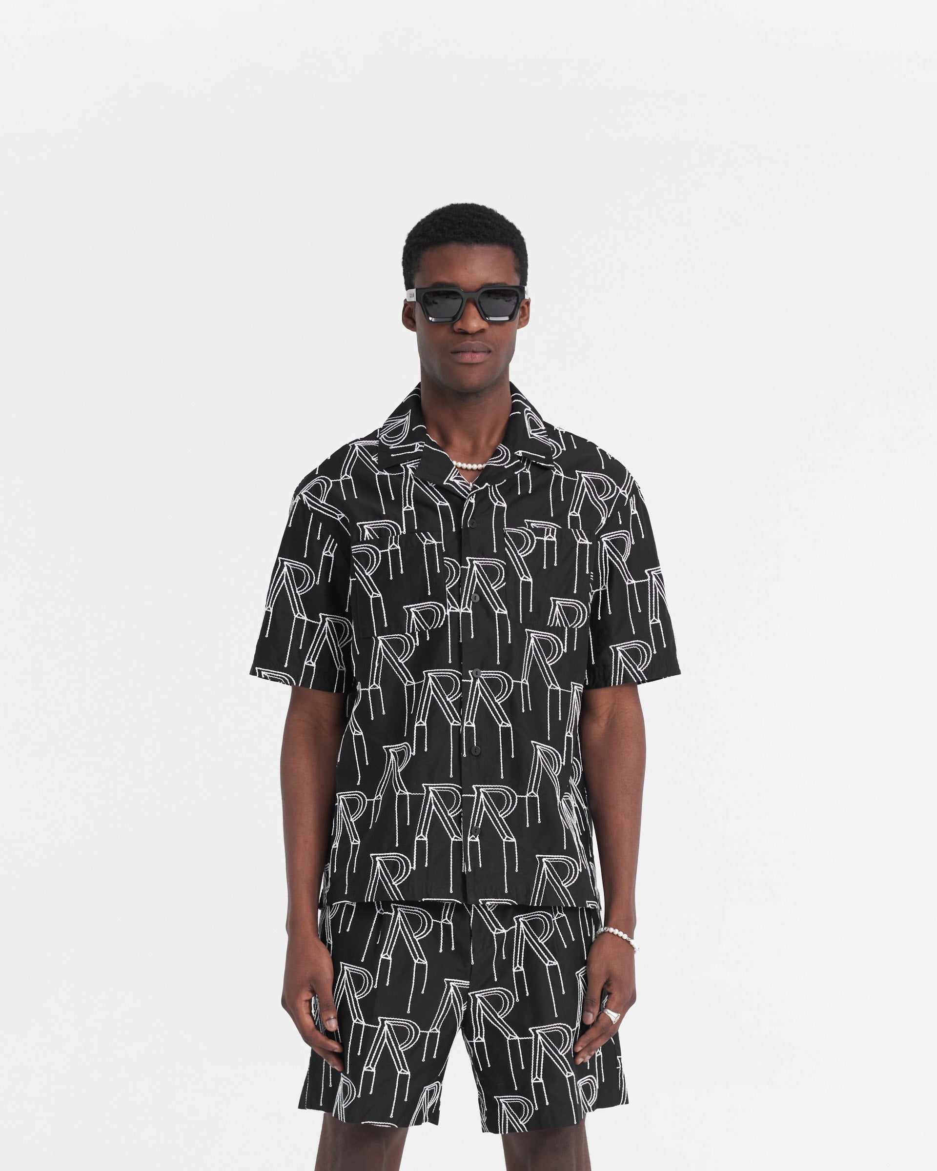 Overshirt mit aufgesticktem Initial - Schwarz