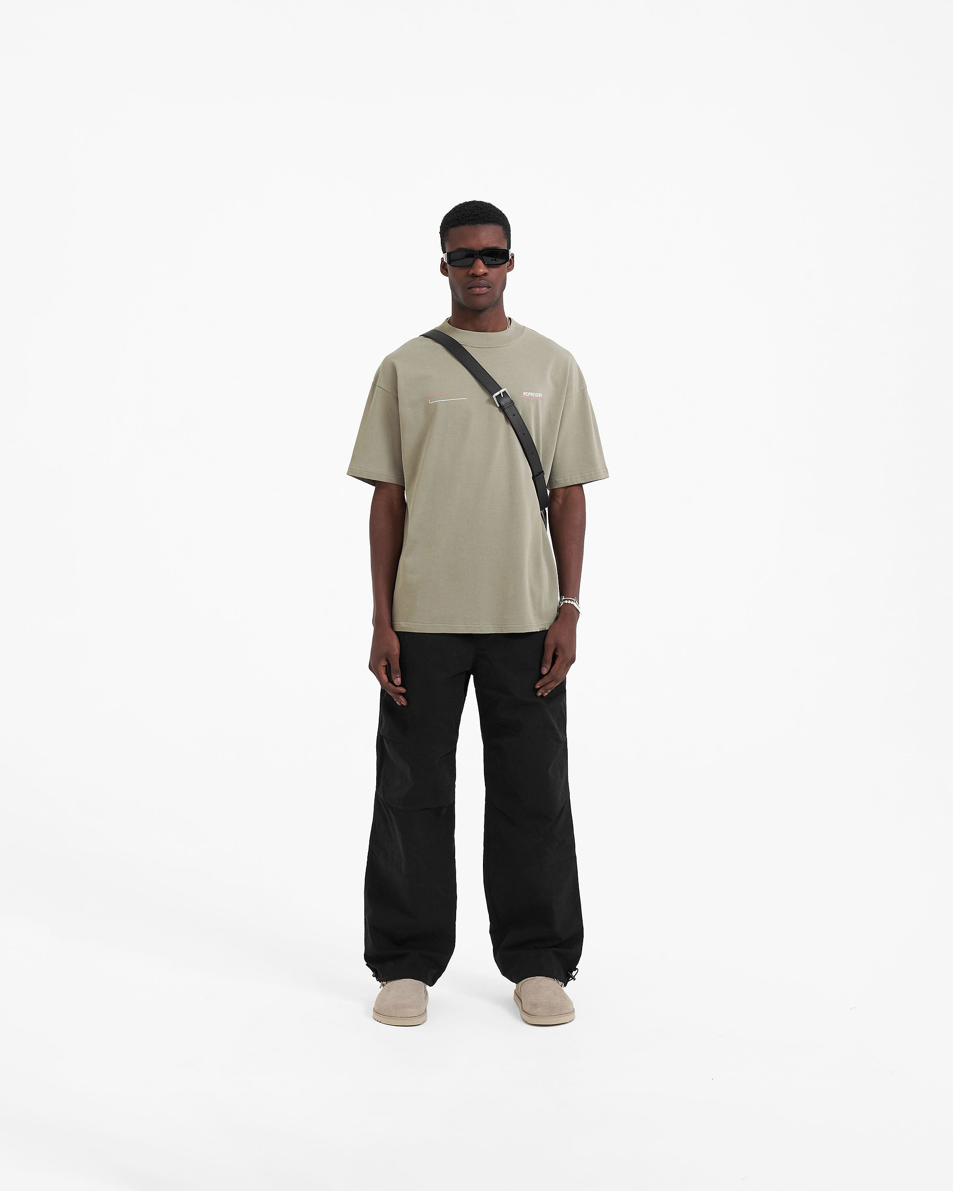 Patron des Clubs T-Shirt - Khaki Pink