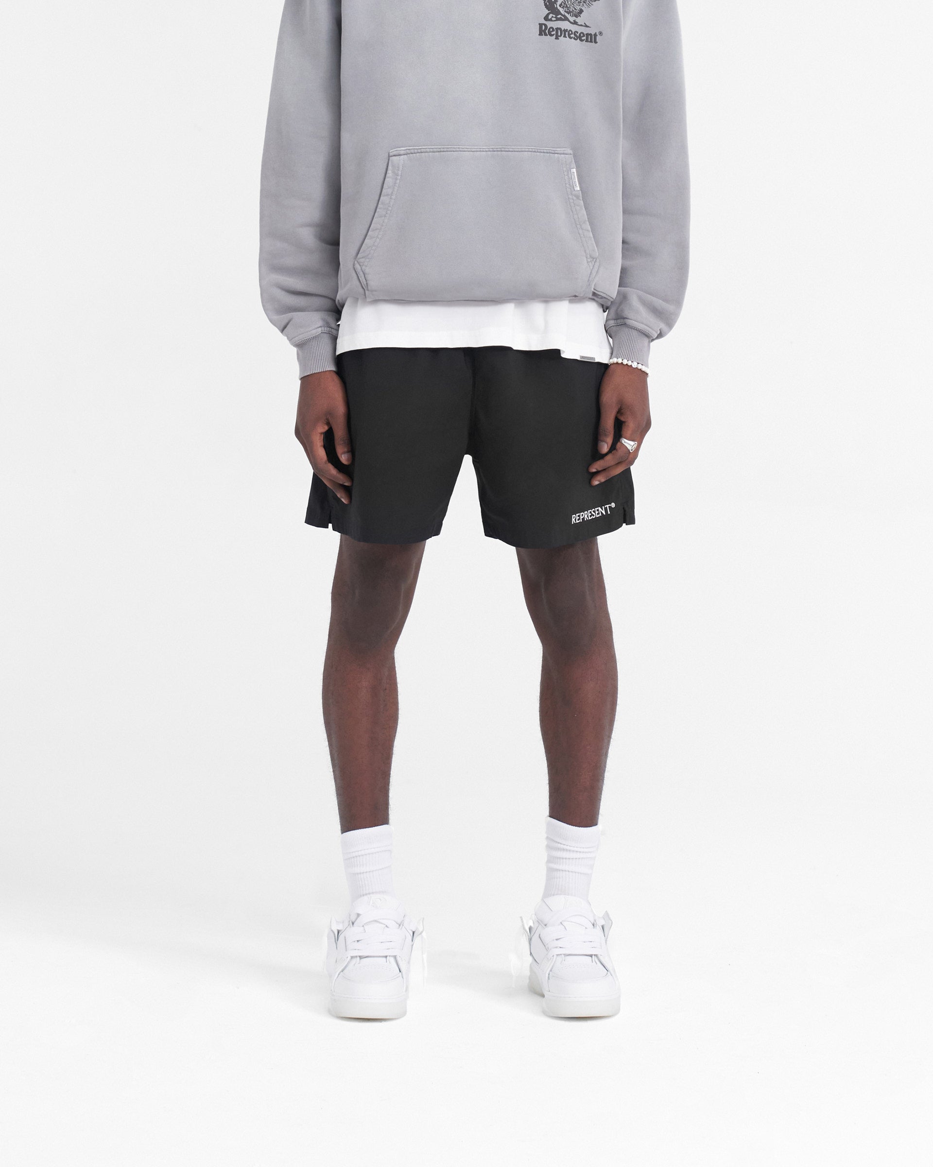 Represent Shorts - Schwarz