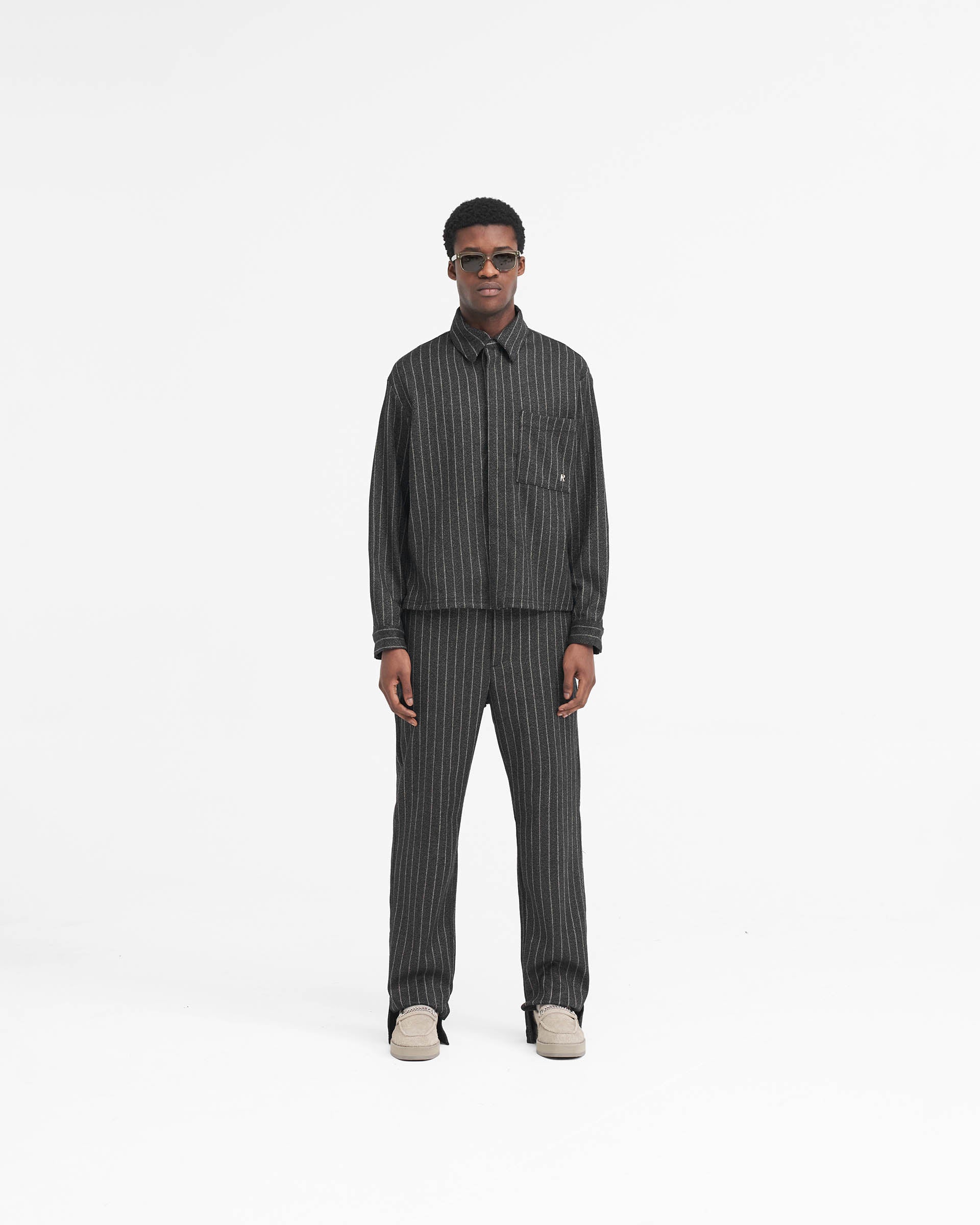 Chemise courte à rayures noires