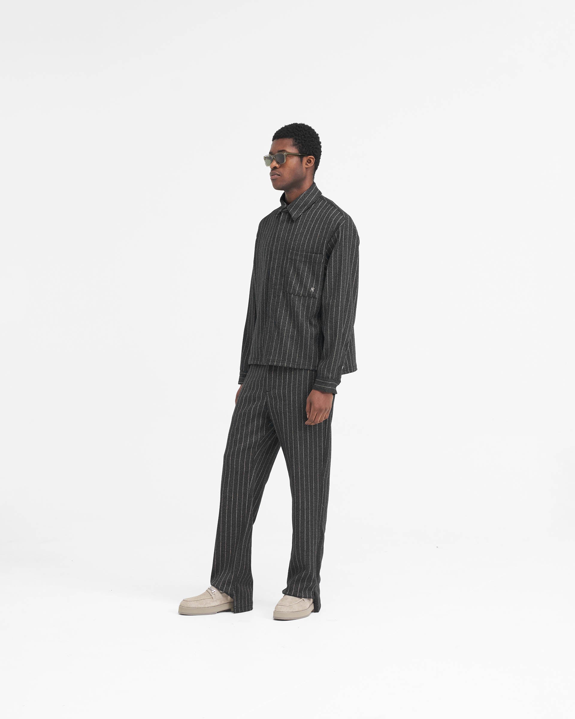 Chemise courte à rayures noires